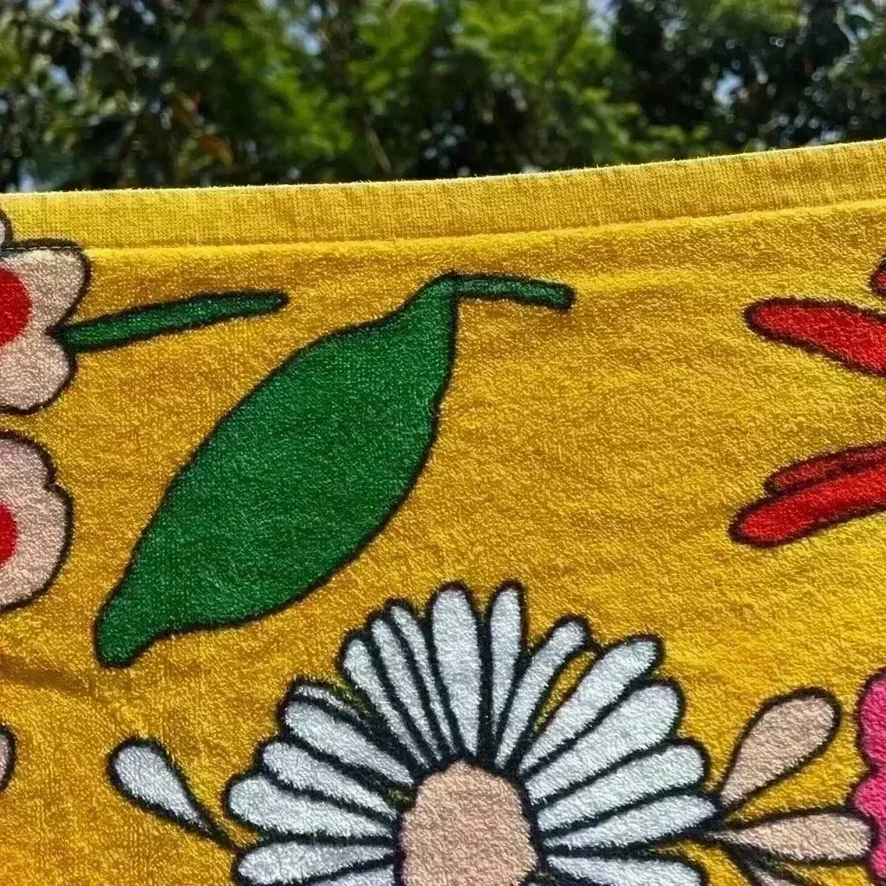 ban.do Beach, Please! Superbloom Beach Towel 60s/ 70s flowers